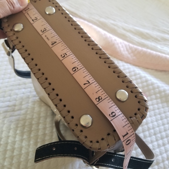 Skull | Hand Tooled Leather Backpack - Picture 10 of 11